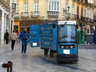 Vehículo eléctrico para distribución de mercancías