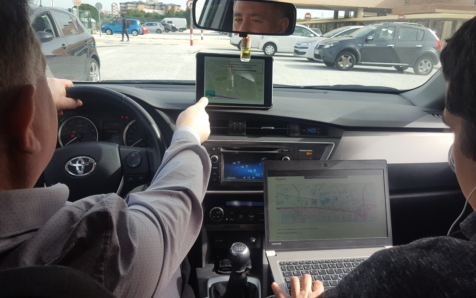 Crean un algoritmo que permite mejorar la seguridad en la carretera a través de la conexión entre vehículos