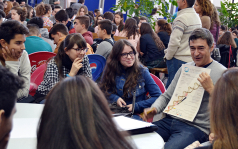 La actividad 'Café Con Ciencia' reúne a más de 250 escolares en torno a la investigación de la Universidad de Málaga