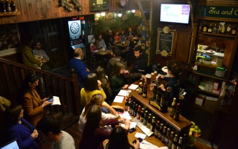 El público experimenta con la música en el Beer for Science