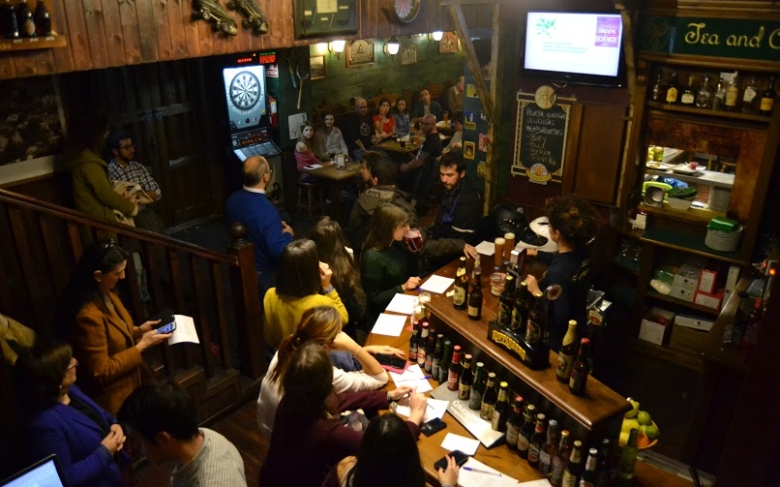 El público experimenta con la música en el Beer for Science