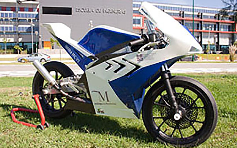 Una moto con premio