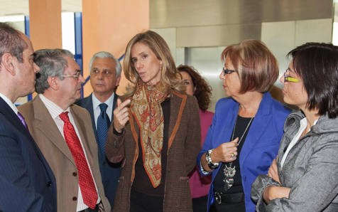 Cristina Garmendia visita el edificio de Bioinnovación
