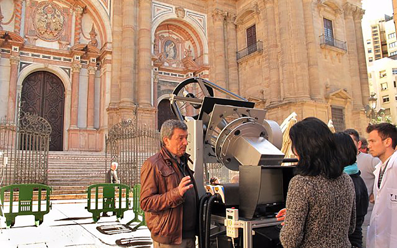 Analizan la contaminación de la Catedral de Málaga con una tecnología láser de última generación