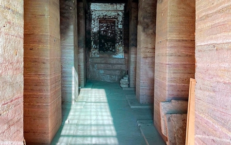 Descubren la tumba orientada al solsticio de invierno más antigua de Egipto