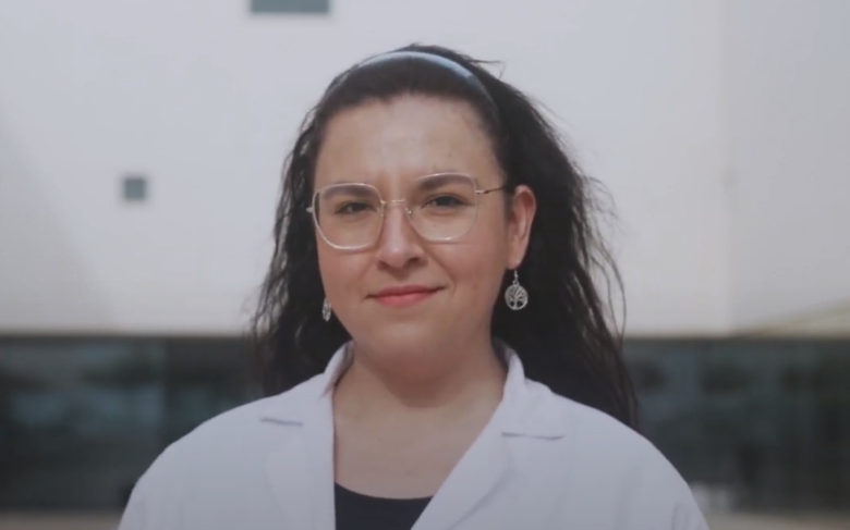 Adriana Castro Zavala presenta a...