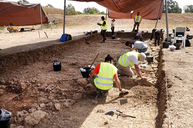 La Universidad retoma las excavaciones en el yacimiento fenicio del Cerro del Villar