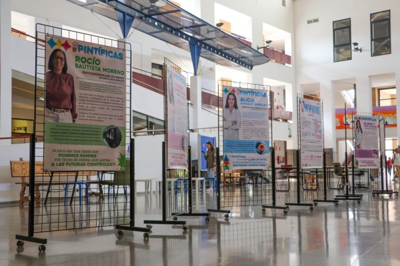 La exposición ‘Pintíficas’ visibiliza a más de una decena de investigadoras de la UMA